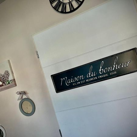 Logement Privatif Avec Jacuzzi Apartment Bergues Exterior foto