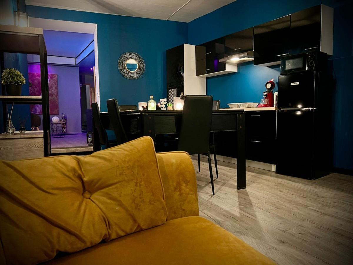 Logement Privatif Avec Jacuzzi Apartment Bergues Exterior foto