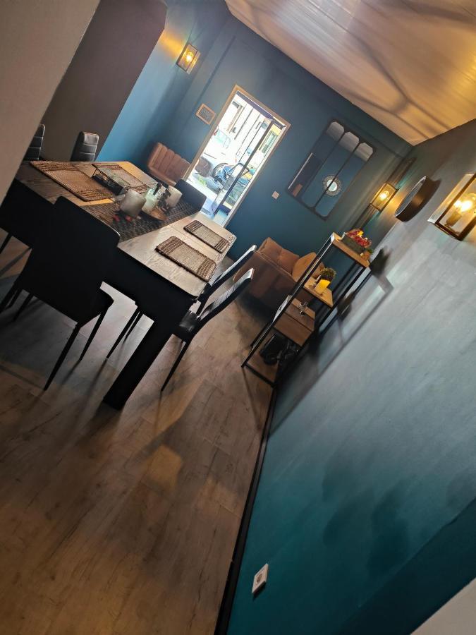 Logement Privatif Avec Jacuzzi Apartment Bergues Exterior foto